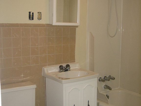 3rd image of 60 King St #2