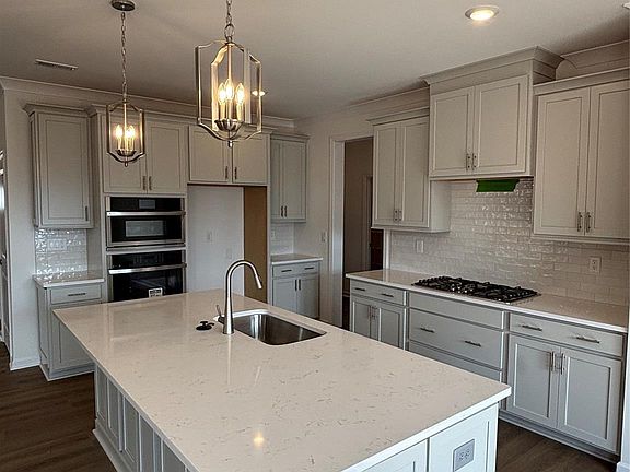 5th image of 10221 Whitaker Pointe Dr