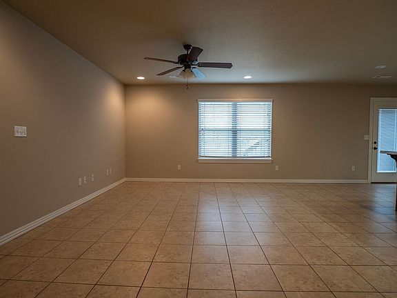 4th image of 841 Bonnie Scotland Dr