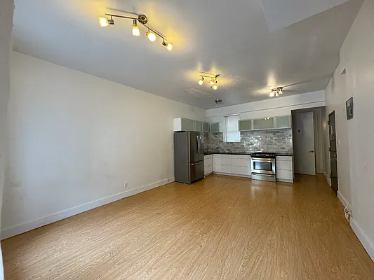 Rented by Pear NYC LLC | media 6