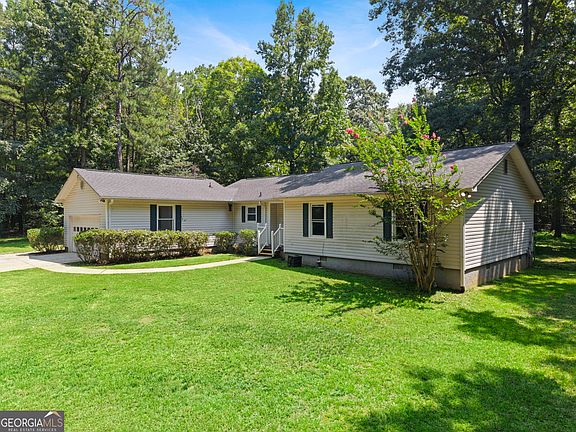 3rd image of 330 Mackey Rd