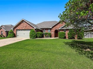 931 Walker St, Centerton, AR 72719