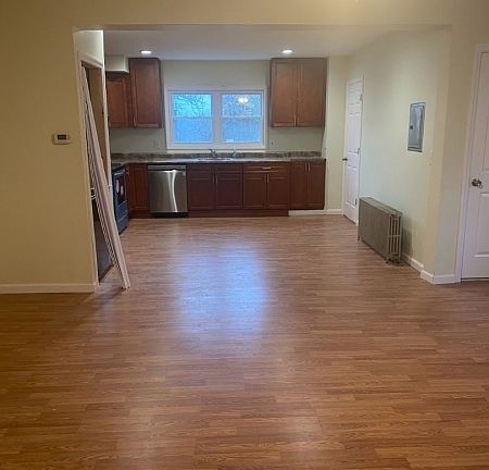 5th image of 312 Church St APT A