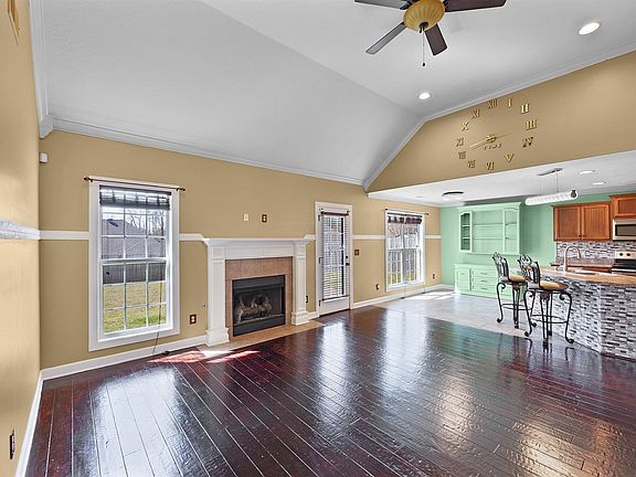 3rd image of 24 Valleydale Dr