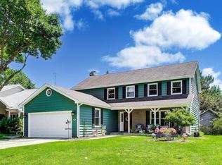207 Mainsail Dr, Grayslake, IL 60030