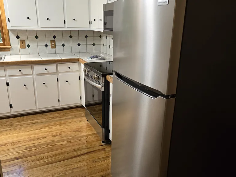 New refrigerator with icemaker