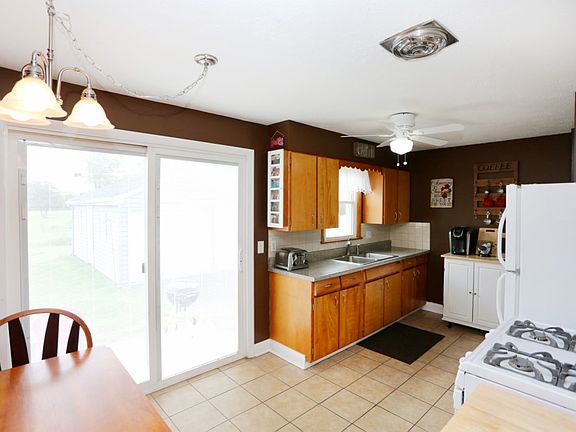 3rd image of 85 Cambridge Ave