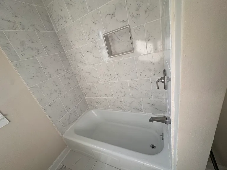 270 Castlegate Cir #1 — Photo 5