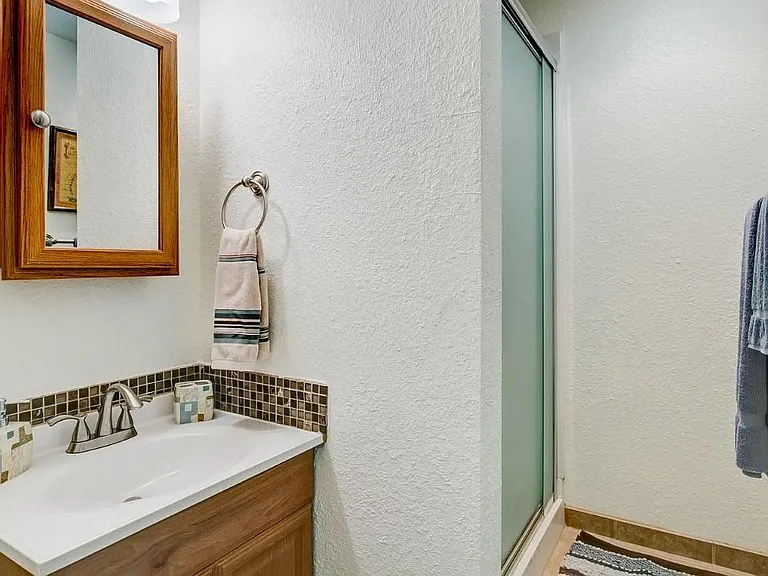 1535 Bradley Dr — Photo 20