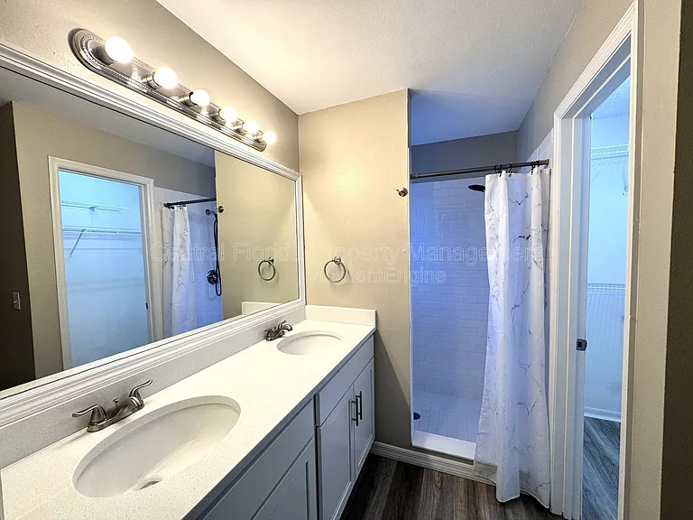 7305 Marseille Cir — Photo 15