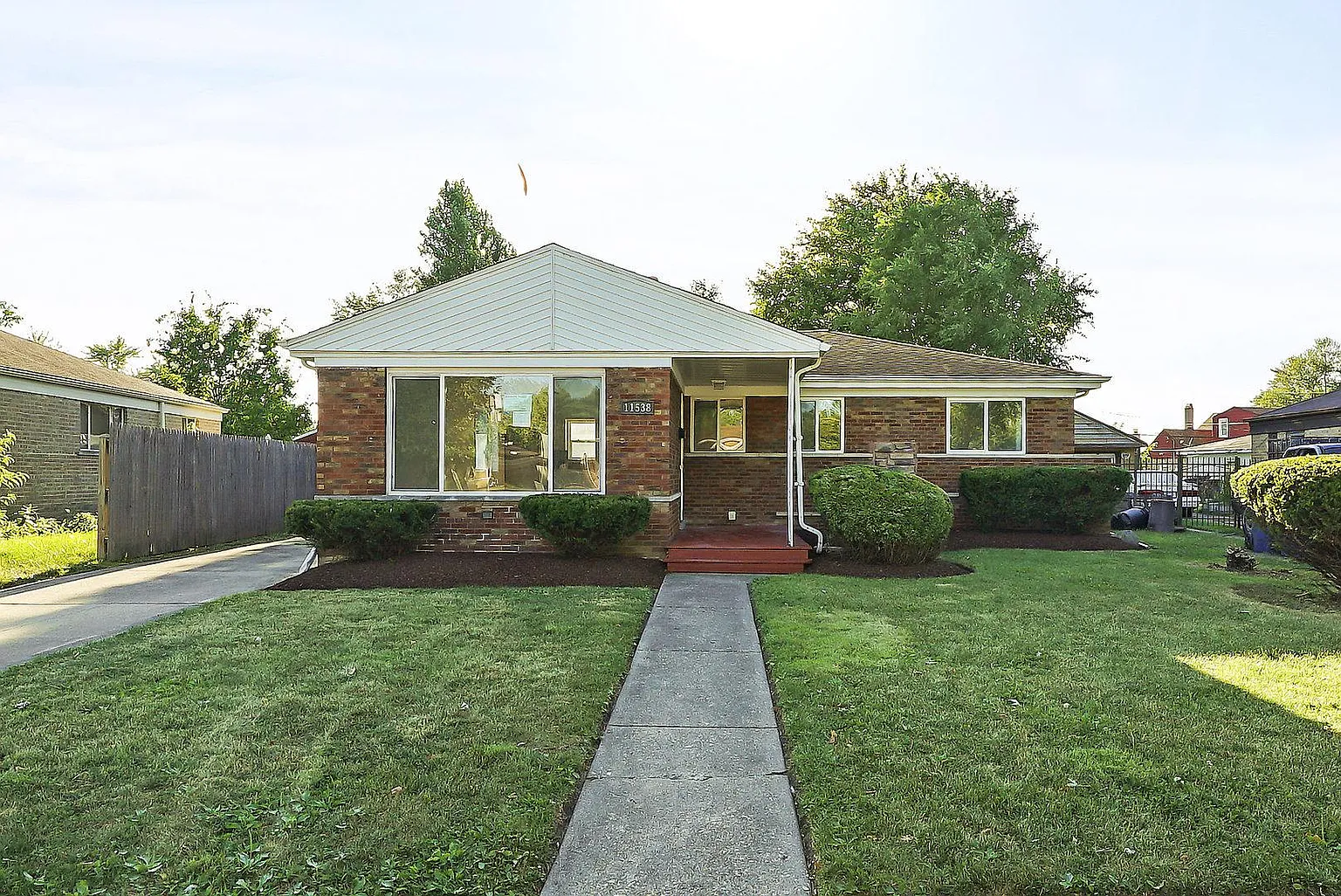 11538 S Kolin Ave photo 1
