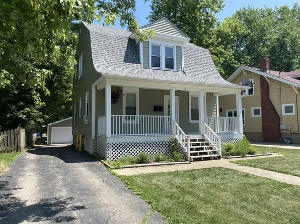 914 Clay St #2, Woodstock, IL 60098