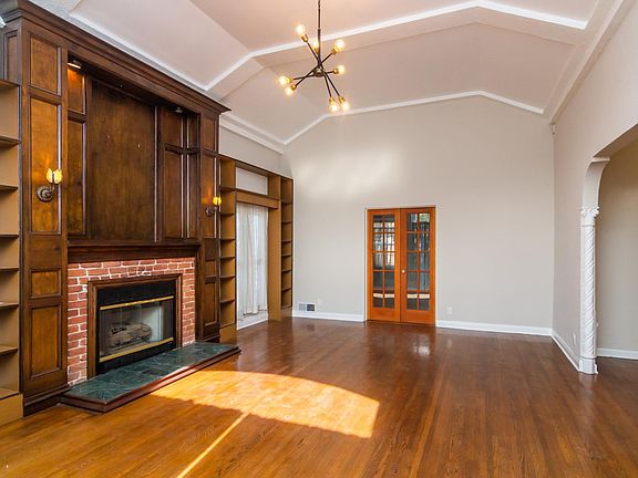 2nd image of 5455 Monroe St #5455