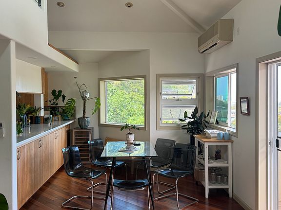 Shared upstairs dining area