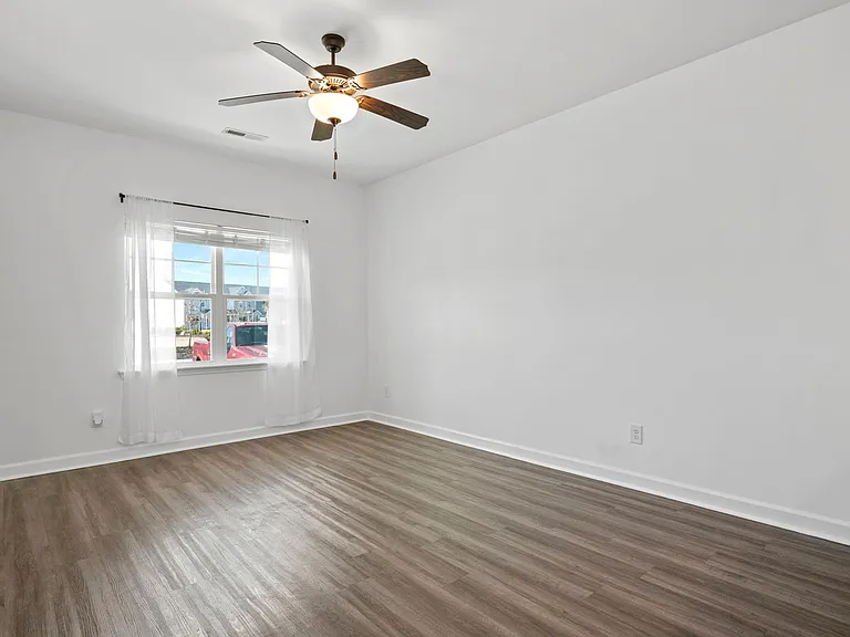 4 Catalina Cir #4 — Photo 7
