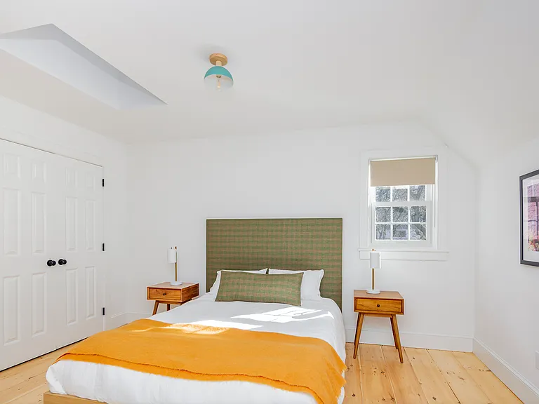 212 Meadows W — Photo 28