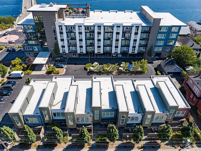 Spyglass Hill Apartments — Photo 7