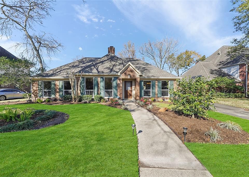 1st image of 15215 Park Estates Ln