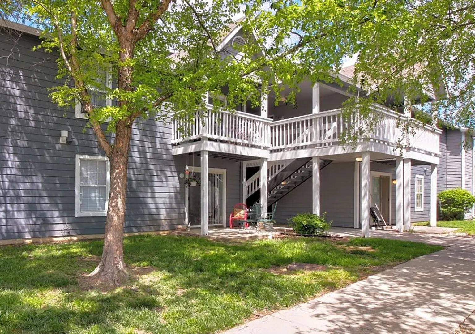 August Place Apartments — Photo 1