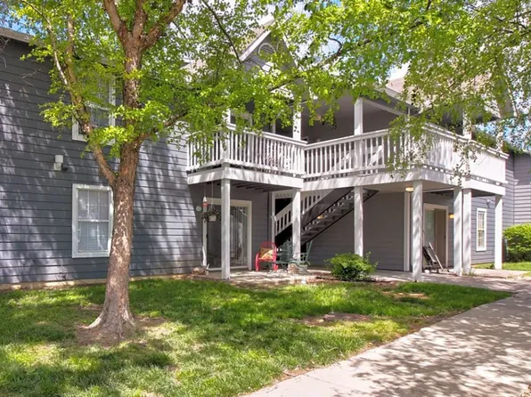 August Place Apartments, 2310 W 26th St #2200-B11, Lawrence, KS 66047