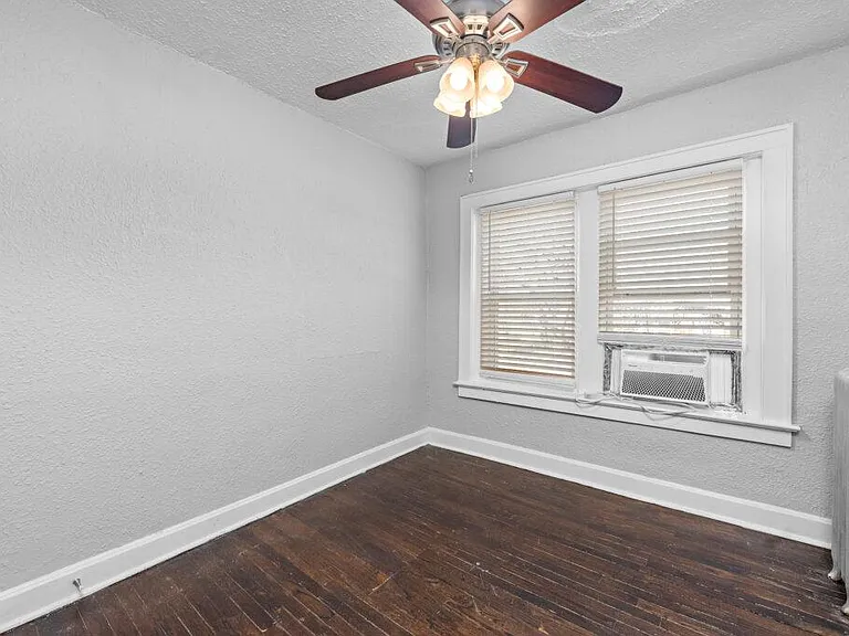 4400 Jarboe St #104 — Photo 8