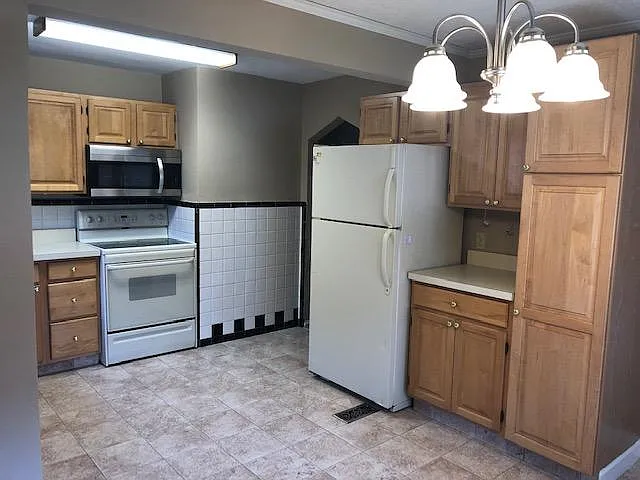 2 bed, 970 sqft, $1,100 — Photo 3