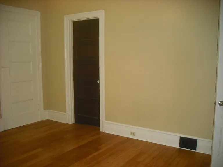 210 Stratford Ave #1 — Photo 4