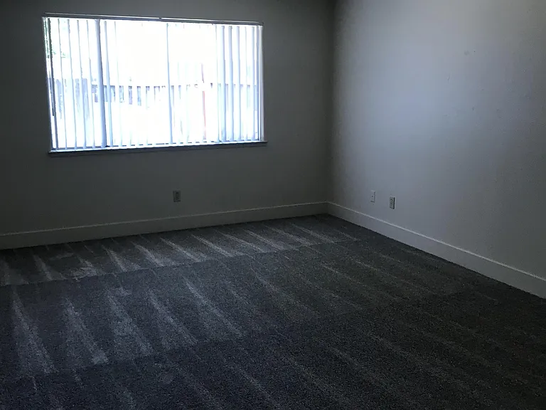 1339 E Rumble Rd — Photo 6
