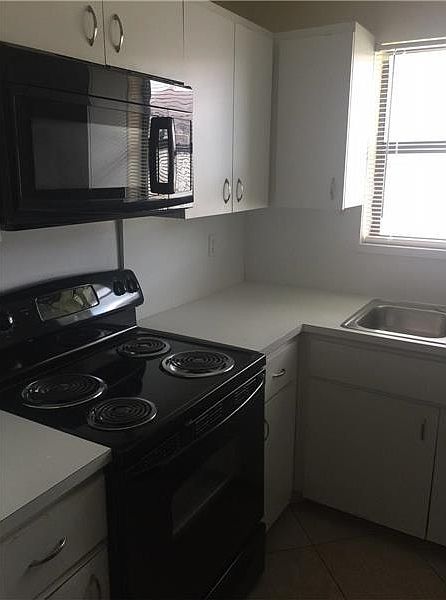 1st image of 2126 Thomas St
