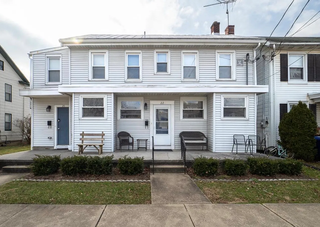 2 bed, 950 sqft, $1,400 — Photo 1