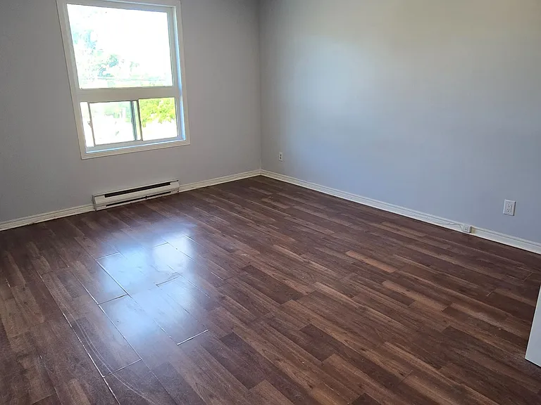 1270 Maple Rd #2 — Photo 6