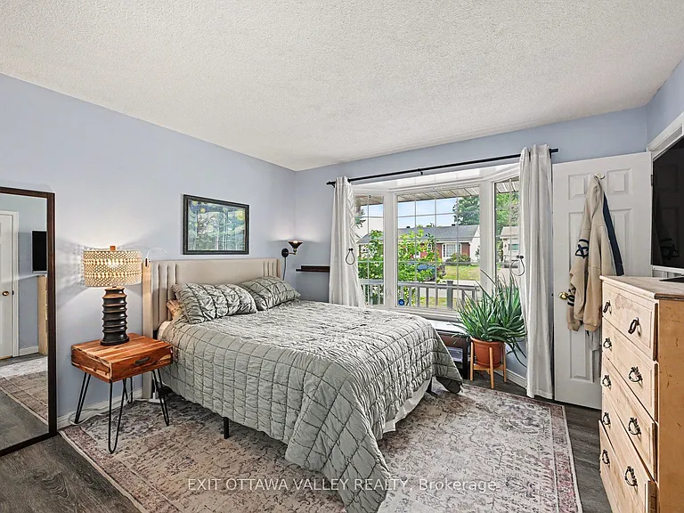 11 Maple Dr — Photo 6
