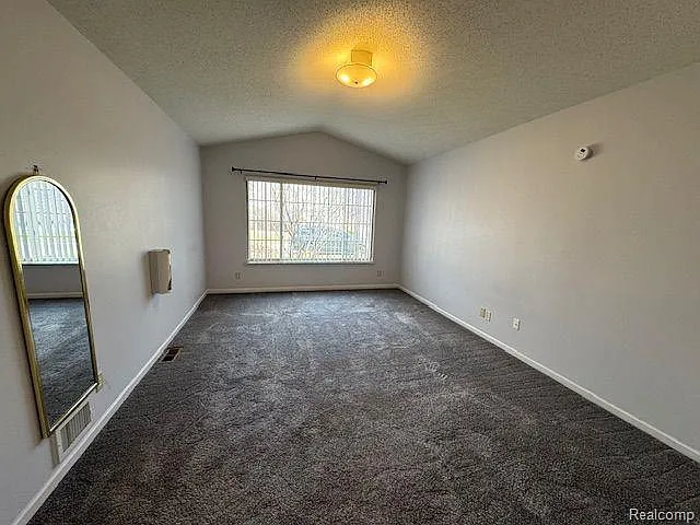 1922 Pebble Creek Dr — Photo 10