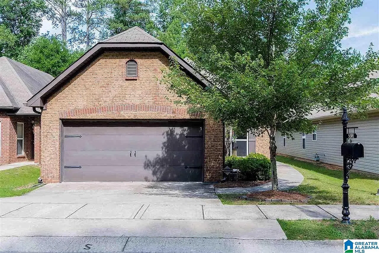 3 bed, 2.5 bath, $2,000 — Photo 1