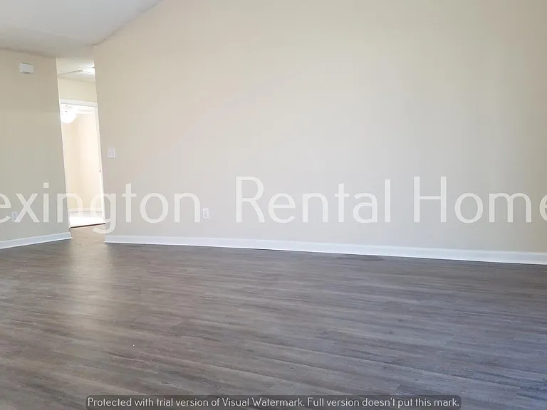 142 Savannah Hills Dr — Photo 3