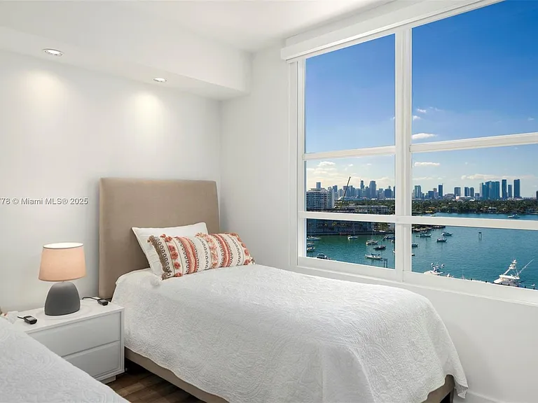 1800 Sunset Harbour Dr #1208 — Photo 17