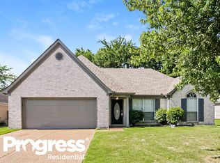 160 Garden View Dr, Oakland, TN 38060