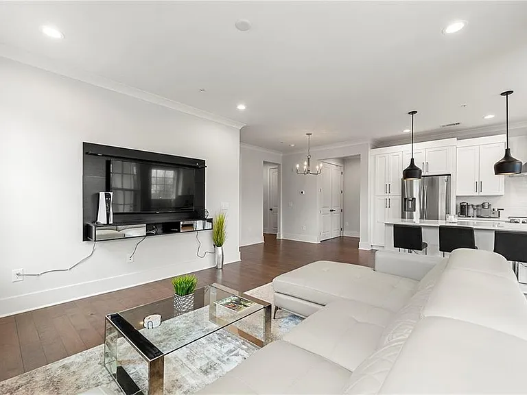6890 Peachtree Dunwoody Rd #301 — Photo 10