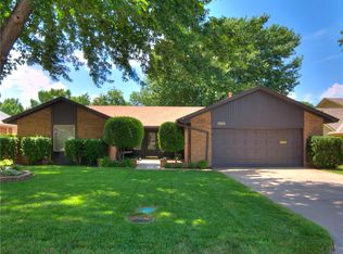 3025 Robin Rd, Midwest City, OK 73110