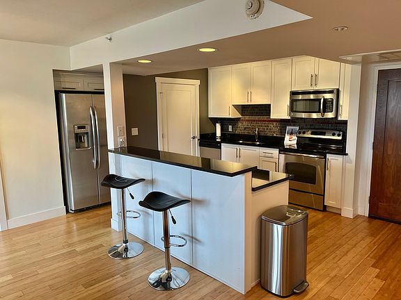 3rd image of 230 E Broadway S #1206