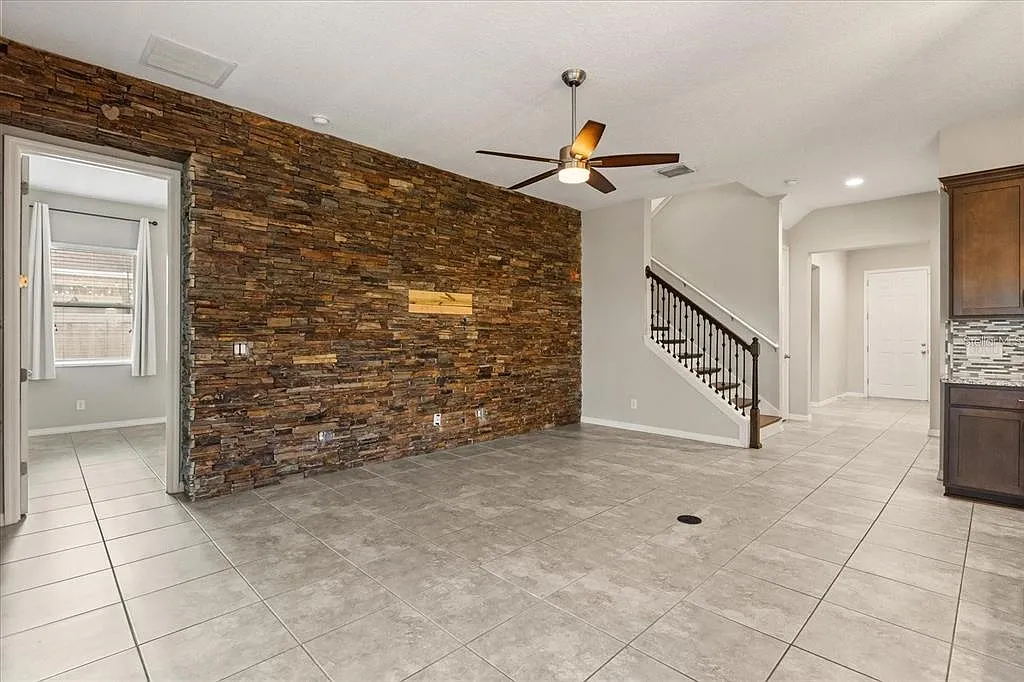 Building Photo - 1046 Grand Hilltop Dr