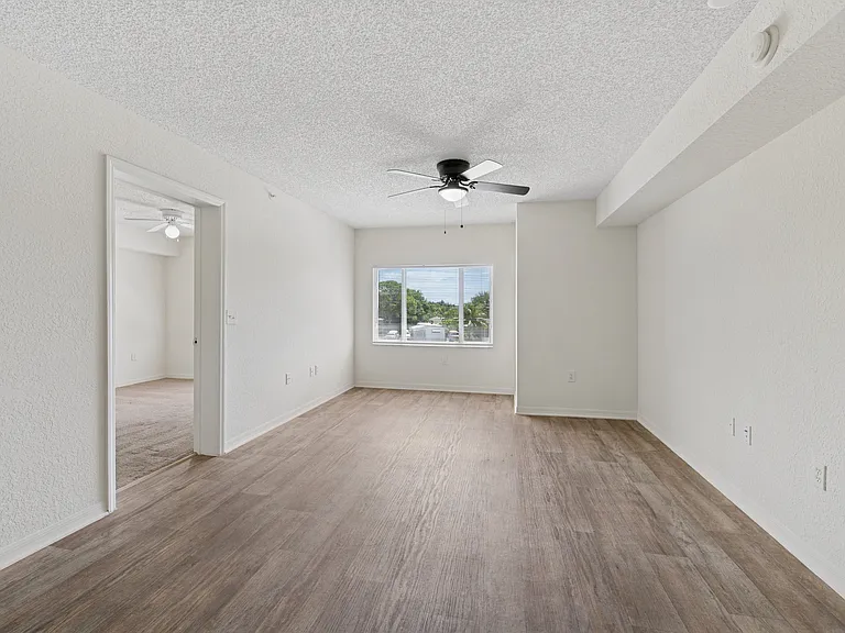 Waverly Apartments — Photo 18