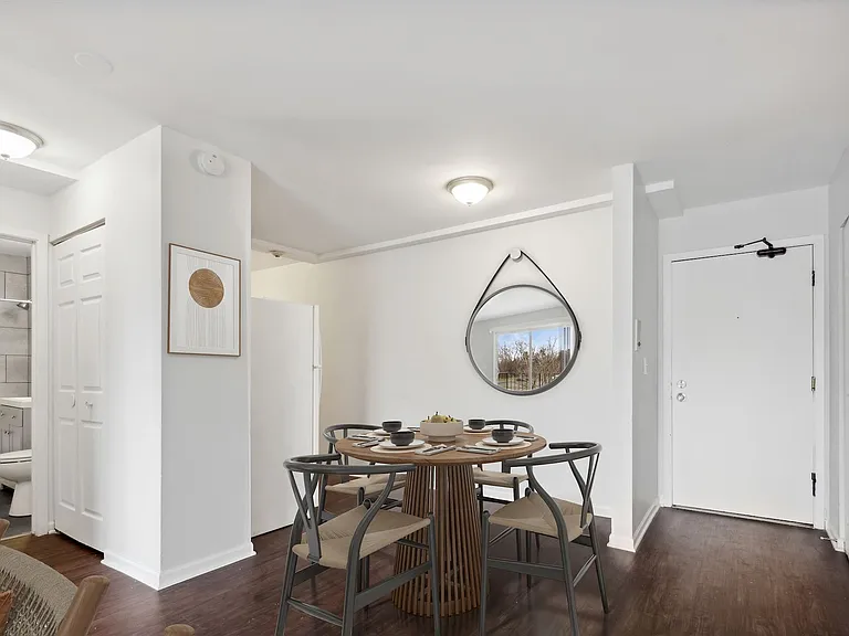 Wellington Creek Apartments — Photo 4