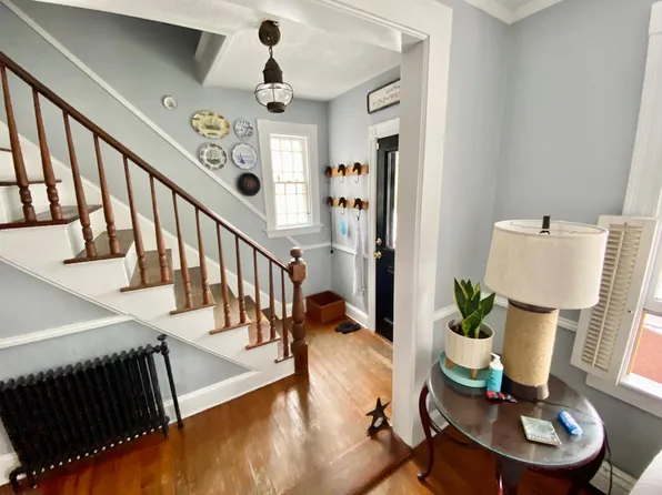 (undisclosed Address), Newport, RI 02840