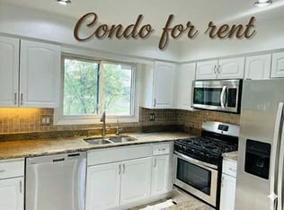 1656 Dover Ct APT B, Wheaton, IL 60189