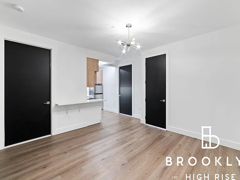 1286 New York Ave #4C — Photo 3
