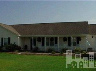 330 Bottle Br, Burgaw, NC 28425