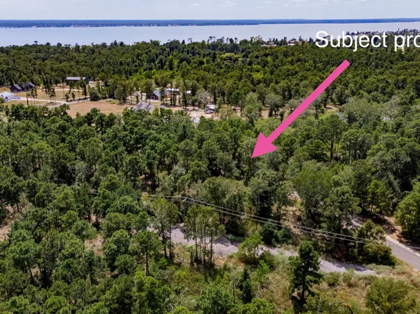 175 Hanson Rd, Onalaska, TX 77360