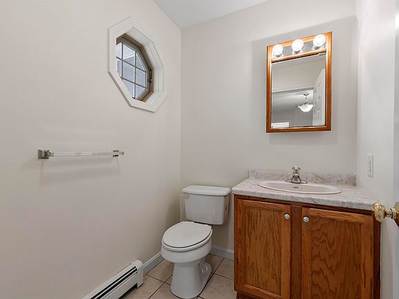 4th image of 845 Bridge St