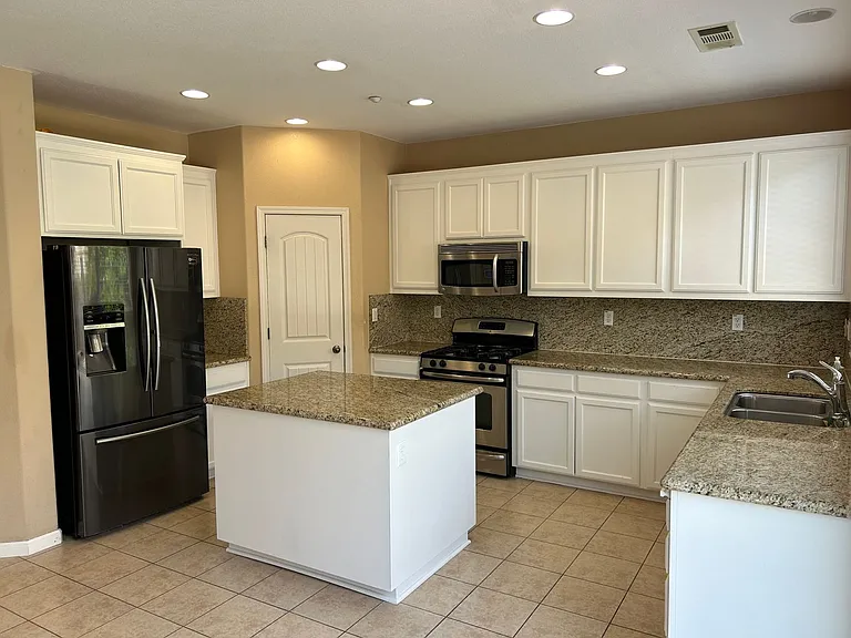 2342 Blue Ridge Ave — Photo 11